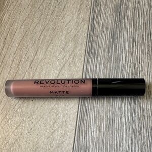 Revolution Matte Liquid Lipstick - 109